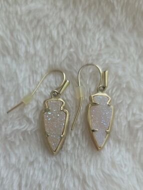 Kendra Scott Kate Arrow Arrowhead Drop Earrings Gold & Iridescent Drusy